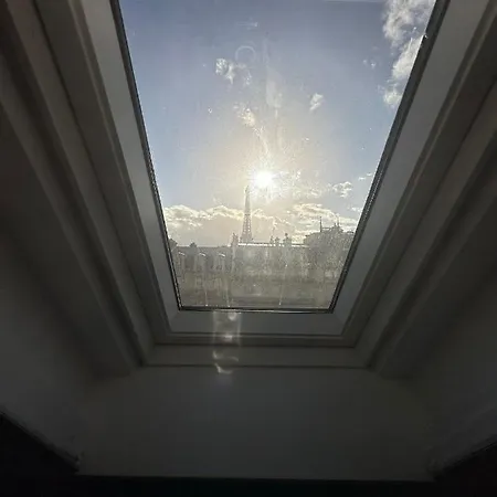 Petit Studette Sous Le Toit In The Heart Of The Fashion And Luxury District *